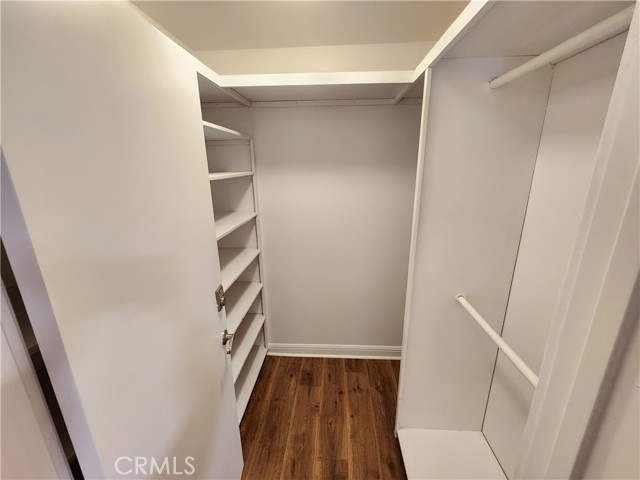 Detail Gallery Image 27 of 34 For 22240 Burton, Canoga Park,  CA 91304 - 4 Beds | 3 Baths