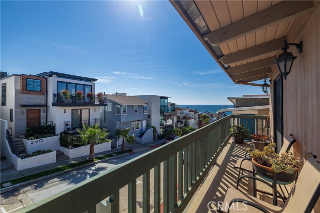 235 34th Street, Hermosa Beach, California 90254, 4 Bedrooms Bedrooms, ,3 BathroomsBathrooms,Residential,Sold,34th,SB22226722