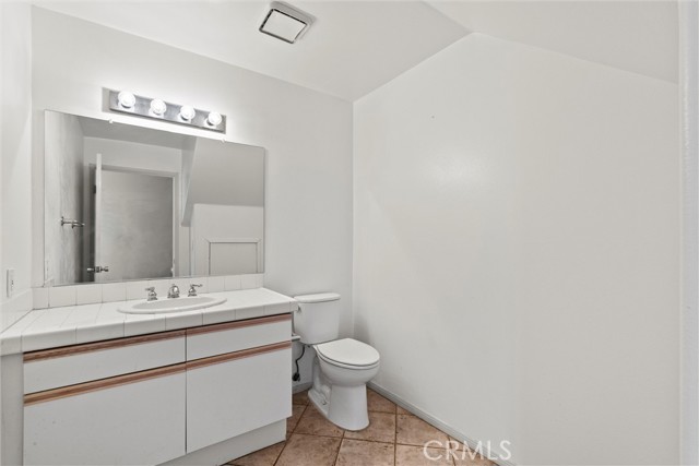 10925 Blix Street, Toluca Lake CA: https://media.crmls.org/medias/432e218d-3f33-4ee8-bfd0-200681246971.jpg