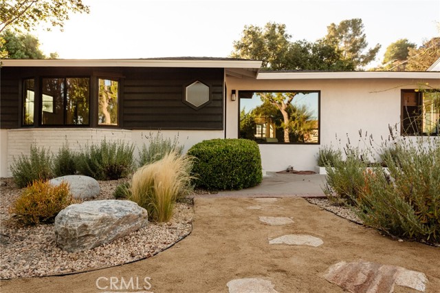 4367 Rising Hill Road, Altadena CA: https://media.crmls.org/medias/432eca7e-21b3-4943-a478-e1dd718cbf33.jpg