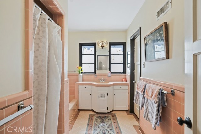 Detail Gallery Image 38 of 69 For 1804 Valle Vista, Redlands,  CA 92373 - 6 Beds | 4/1 Baths