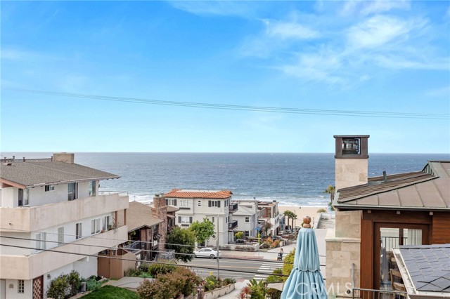 225 7th Street, Manhattan Beach, California 90266, 5 Bedrooms Bedrooms, ,5 BathroomsBathrooms,Residential,Sold,7th,SB22056128