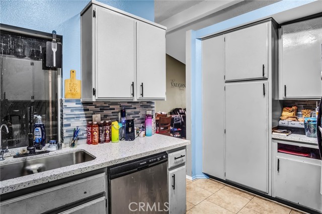 1137 Express Circle, Colton CA: https://media.crmls.org/medias/432f75bc-5127-47ac-b023-56bdb39a5f67.jpg