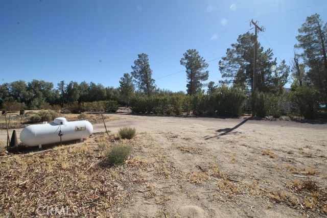 Detail Gallery Image 4 of 26 For 42151 Hampskin Rd, Newberry Springs,  CA 92365 - 2 Beds | 2 Baths