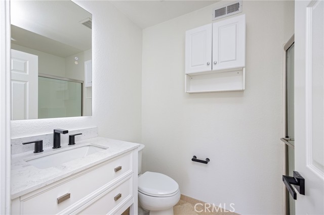 Detail Gallery Image 25 of 39 For 543 Victoria St #E,  Costa Mesa,  CA 92627 - 3 Beds | 2/1 Baths