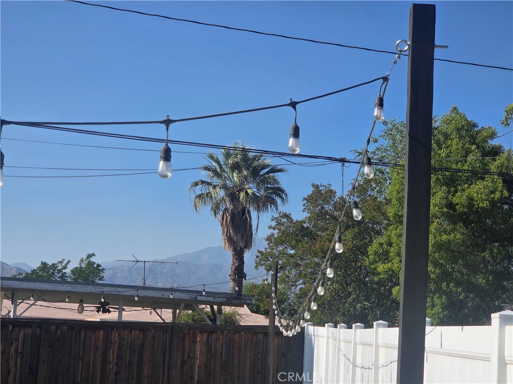 https://media.crmls.org/medias/4330d504-d351-4833-a83e-dc60cd5d5c7f.jpg?preset=X-Large
