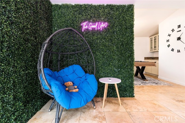 Detail Gallery Image 6 of 27 For 20300 Oxnard, Woodland Hills,  CA 91367 - 3 Beds | 2 Baths