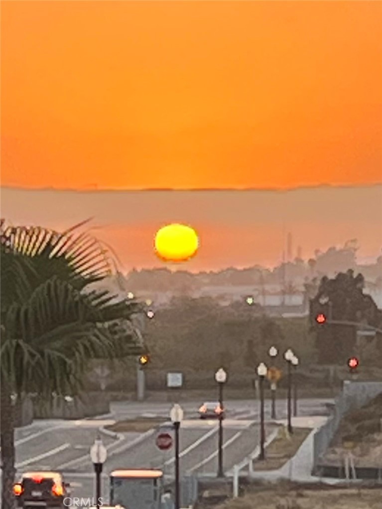 https://media.crmls.org/medias/43327e32-e238-4dbf-9c66-297c9779c18c.jpg?preset=X-Large