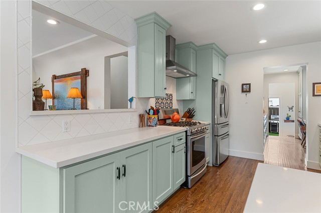 69 Santa Ana Avenue, Long Beach CA: https://media.crmls.org/medias/4332a439-a2ff-42f5-9832-b6118d397bfe.jpg