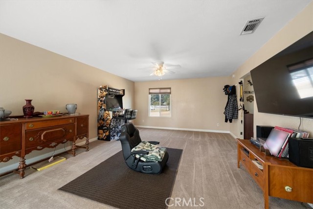 Detail Gallery Image 10 of 33 For 5640 Whispering Oak Way, Paso Robles,  CA 93446 - 4 Beds | 3 Baths