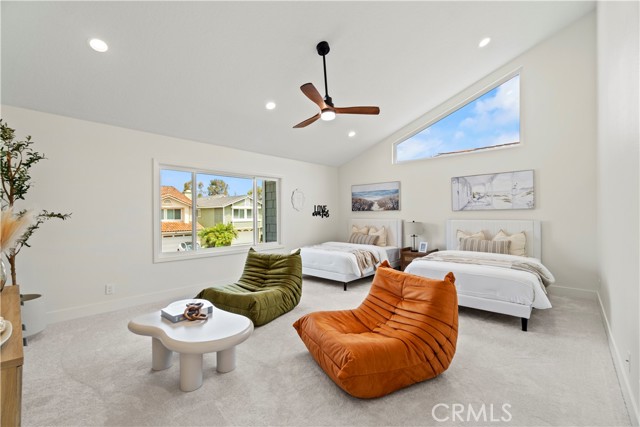 16 Harrisburg, Irvine CA: https://media.crmls.org/medias/43339674-b423-4b75-af26-af22bda0f0a7.jpg