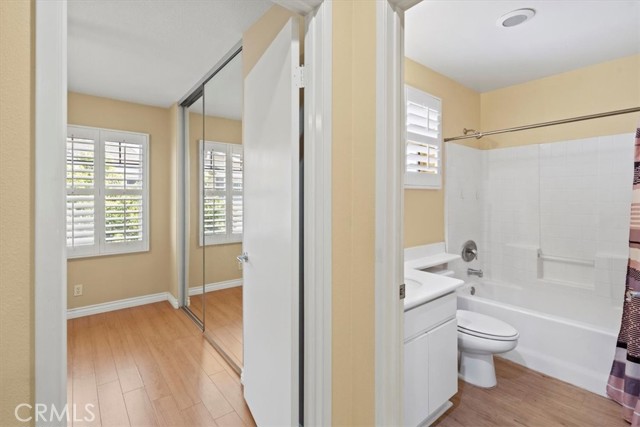 26502 Rock Creek Drive, Valencia CA: https://media.crmls.org/medias/433430a1-42f5-41fc-851b-baa956e513c4.jpg