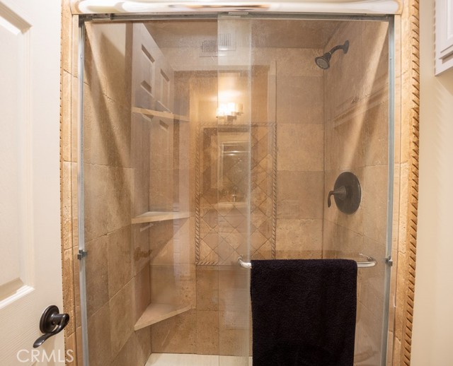 Detail Gallery Image 14 of 25 For 23930 Arroyo Park Dr #111,  Valencia,  CA 91355 - 2 Beds | 2 Baths