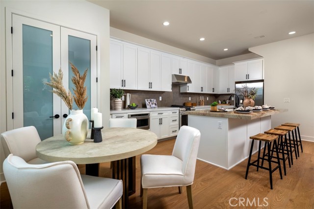 Detail Gallery Image 4 of 21 For 18013 Roch Ct, Fountain Valley,  CA 92708 - 3 Beds | 3/1 Baths