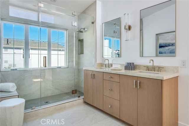 Detail Gallery Image 30 of 44 For 1103 Balboa Ave, Newport Beach,  CA 92662 - 4 Beds | 3/1 Baths