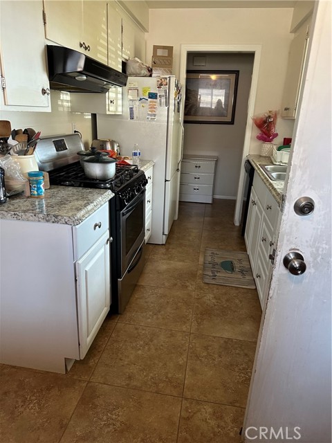 1662 Oxford Avenue, Santa Maria CA: https://media.crmls.org/medias/4336138e-80ef-4c60-839d-a94b440231b6.jpg