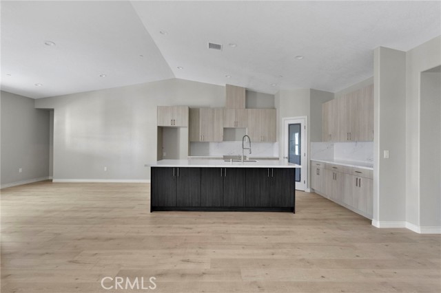 Detail Gallery Image 9 of 43 For 15179 Olive St, Hesperia,  CA 92345 - 4 Beds | 3 Baths