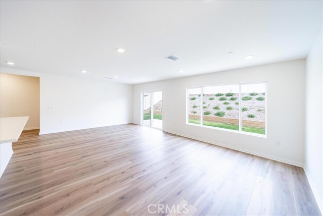 Detail Gallery Image 13 of 47 For 25432 Cetara, Homeland,  CA 92548 - 5 Beds | 3/1 Baths