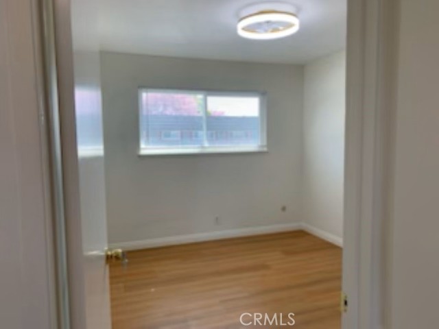 Image 5 of 25 For 4555 Larwin  