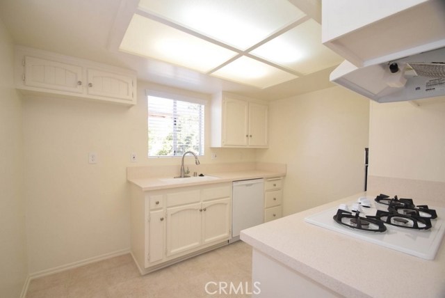 2701 Voorhees Avenue, Redondo Beach, California 90278, 2 Bedrooms Bedrooms, ,2 BathroomsBathrooms,Residential,Sold,Voorhees,SB17052927