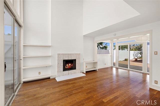 Detail Gallery Image 3 of 33 For 344 Prospect, Newport Beach,  CA 92663 - 3 Beds | 2 Baths