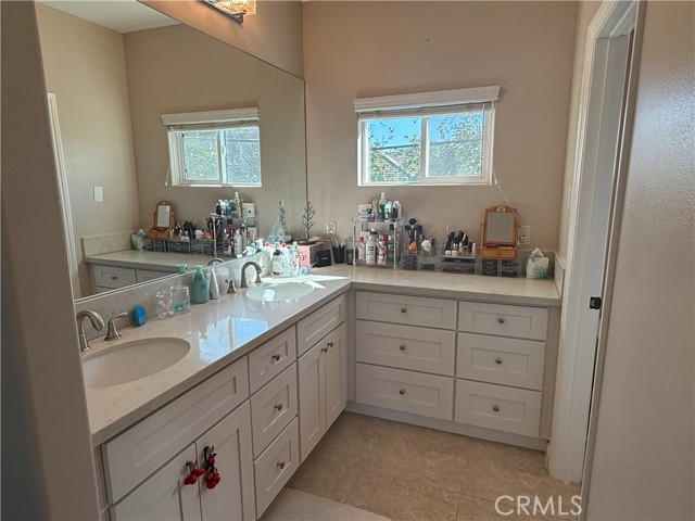 6046 N Willard Avenue, San Gabriel CA: https://media.crmls.org/medias/433803d8-32d6-47f3-95f8-de1e7cb7f1d5.jpg
