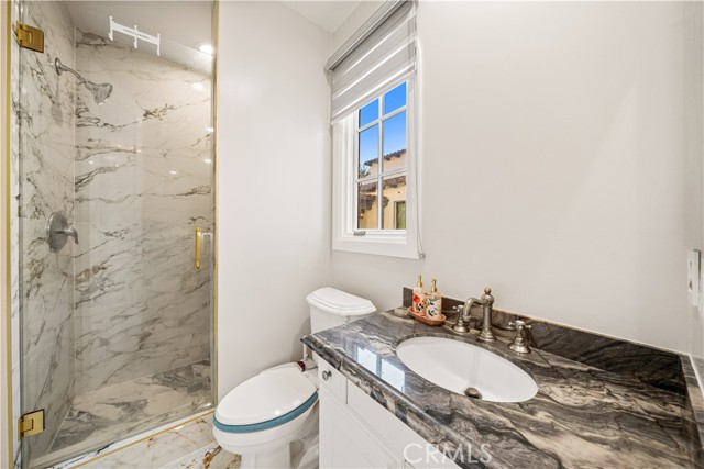 24 Scenic Bluff, Newport Coast CA: https://media.crmls.org/medias/43384e40-2af2-46b3-a1c9-f0fa9f3ecdea.jpg