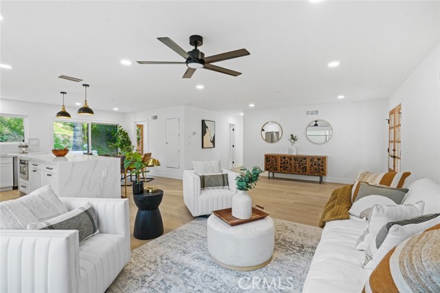 13455 Carriage Road, Poway CA: https://media.crmls.org/medias/433a4fff-1a39-49c6-9ada-99ced1e0bae9.jpg