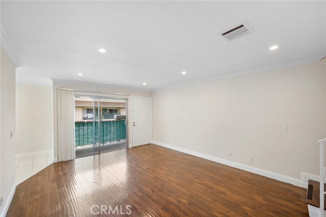 Detail Gallery Image 7 of 28 For 121 Sinclair Ave #206,  Glendale,  CA 91206 - 2 Beds | 2 Baths