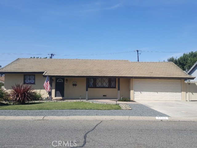 1733 Via Santiago, Corona, CA 92882