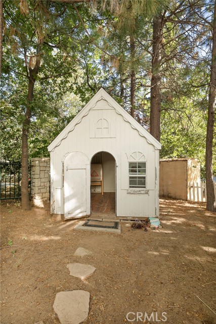 Detail Gallery Image 48 of 51 For 987 Tirol Ln, Lake Arrowhead,  CA 92352 - 3 Beds | 2 Baths