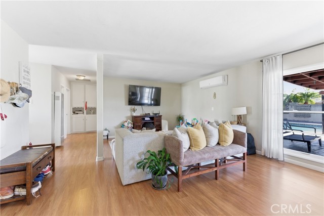 Detail Gallery Image 13 of 34 For 2426 Marty, Santa Ana,  CA 92706 - 3 Beds | 1/1 Baths