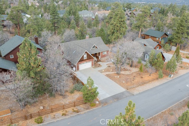 Detail Gallery Image 2 of 40 For 1629 Angels Camp, Big Bear Lake,  CA 92315 - 4 Beds | 3 Baths