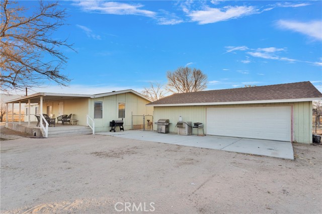 Detail Gallery Image 4 of 68 For 11048 Meteor Way, Lucerne Valley,  CA 92356 - 4 Beds | 2 Baths