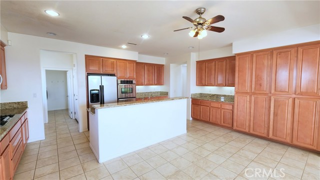 Detail Gallery Image 5 of 29 For 8387 Fall Creek Dr, Corona,  CA 92880 - 4 Beds | 2/1 Baths