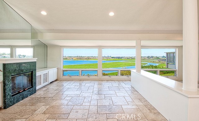 2163 Vista Entrada, Newport Beach CA: https://media.crmls.org/medias/433cda68-e092-4934-ae29-797a0e10146d.jpg