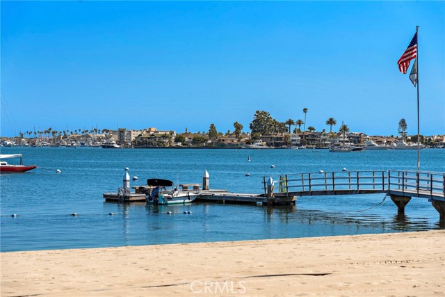 Detail Gallery Image 40 of 43 For 2431 Bayshore Drive, Newport Beach,  CA 92663 - 4 Beds | 3/1 Baths