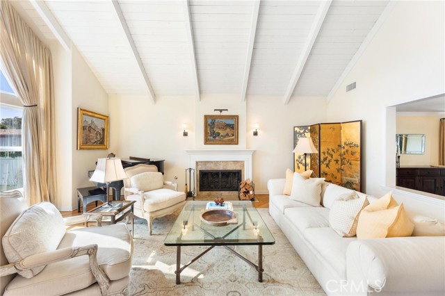 Detail Gallery Image 9 of 42 For 657 36th St, Manhattan Beach,  CA 90266 - 3 Beds | 2/1 Baths