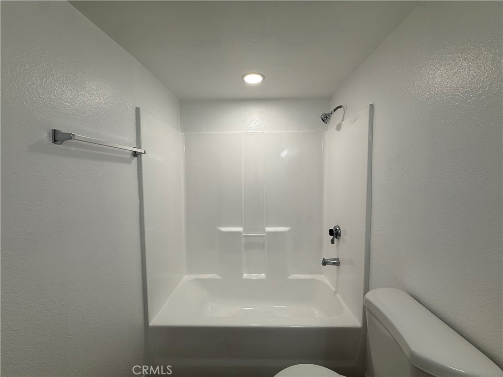 https://media.crmls.org/medias/433eec05-532a-43aa-b0f4-986f49dc784b.jpg?preset=X-Large