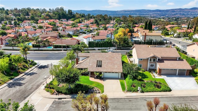 Detail Gallery Image 3 of 44 For 6701 E Leafwood Dr, Anaheim Hills,  CA 92807 - 3 Beds | 2 Baths