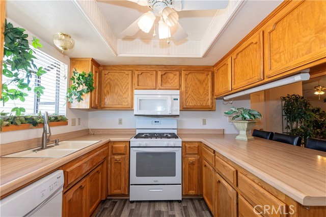 Detail Gallery Image 14 of 47 For 20412 90th St, California City,  CA 93505 - 3 Beds | 2 Baths