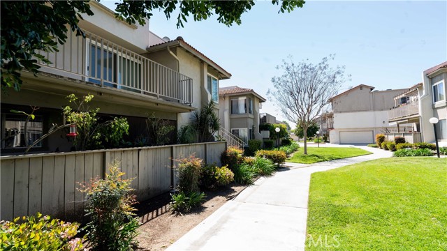 Detail Gallery Image 7 of 16 For 885 Cinnamon Ln #75,  Duarte,  CA 91010 - 2 Beds | 2 Baths