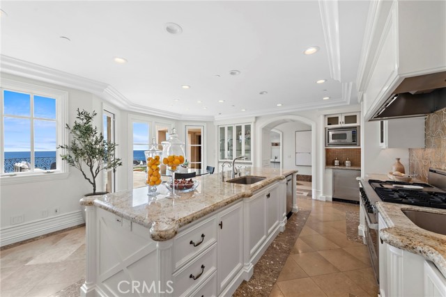 Detail Gallery Image 15 of 73 For 50 Pelican Crest Dr, Newport Coast,  CA 92657 - 6 Beds | 6/2 Baths