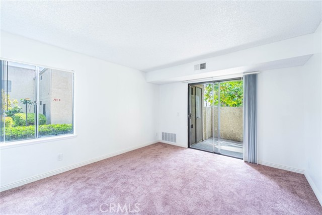 Detail Gallery Image 7 of 35 For 700 W 3rd St #B102,  Santa Ana,  CA 92701 - 2 Beds | 2 Baths