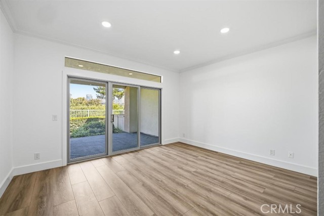 Detail Gallery Image 17 of 30 For 320 Villa Point, Newport Beach,  CA 92660 - 2 Beds | 2 Baths