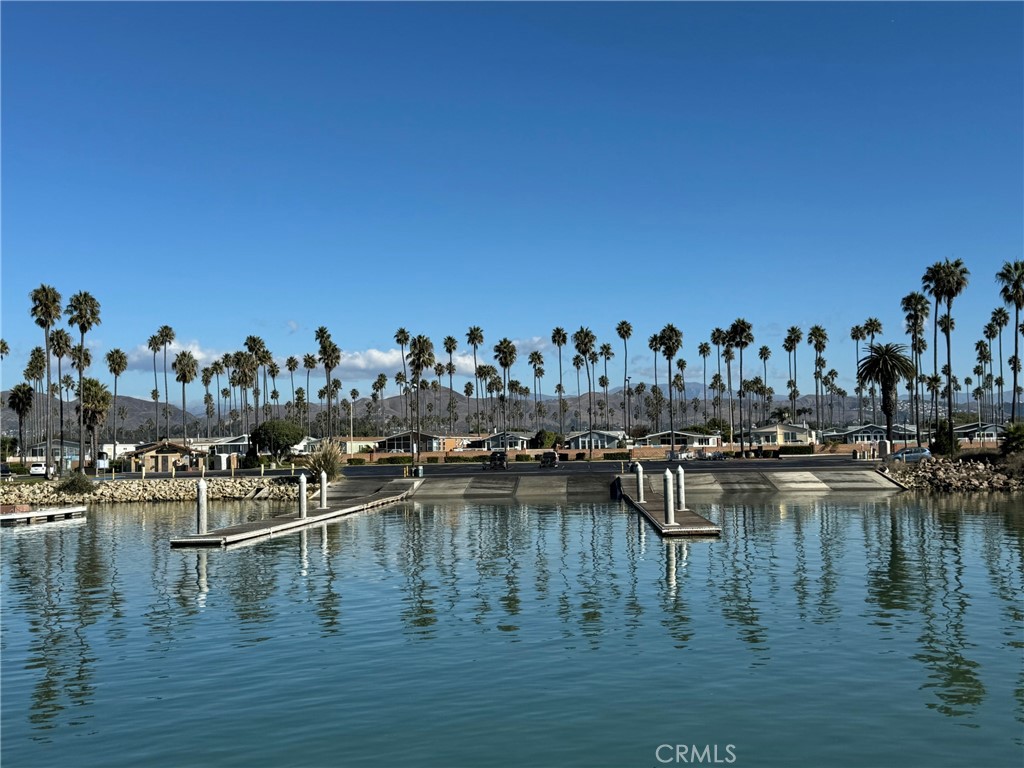 https://media.crmls.org/medias/4341c907-6d49-4434-a3d2-94799b990b33.jpg?preset=X-Large