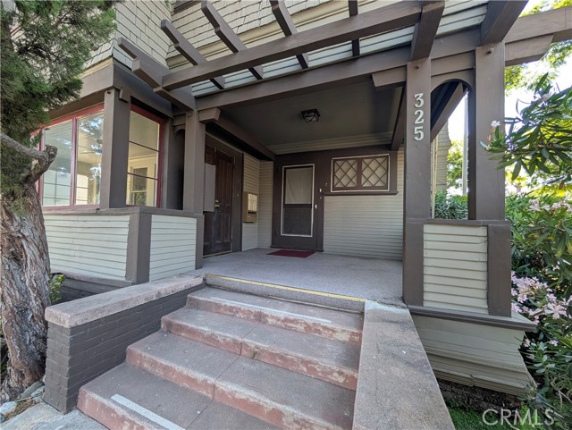 Detail Gallery Image 2 of 11 For 325 S Los Robles Ave, Pasadena,  CA 91101 - – Beds | – Baths