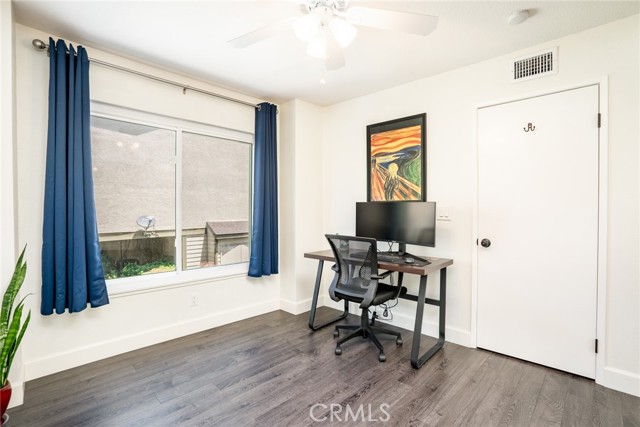 Image 16 of 37 For 4201 W 5th Street 218