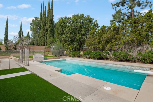 Detail Gallery Image 5 of 22 For 18937 Olympia, Porter Ranch,  CA 91326 - 4 Beds | 2/1 Baths