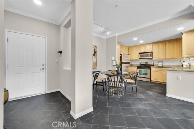 Detail Gallery Image 7 of 29 For 3300 Watermarke, Irvine,  CA 92612 - 2 Beds | 2 Baths